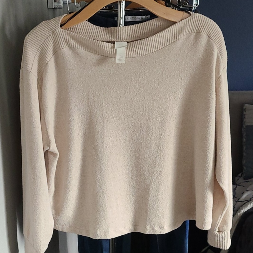 Sweater - Picture 6 of 6